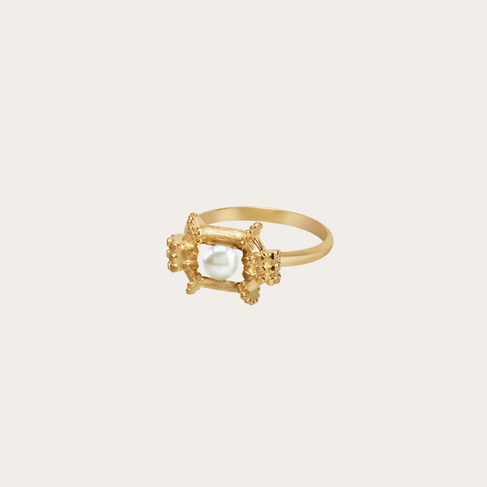 Frida Pearl Ring